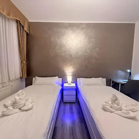 Apartment Kaethe -kollwitz -strasse 54, F4 Altenburg