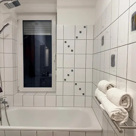 Apartment Kaethe -kollwitz -strasse 54, F4 Altenburg